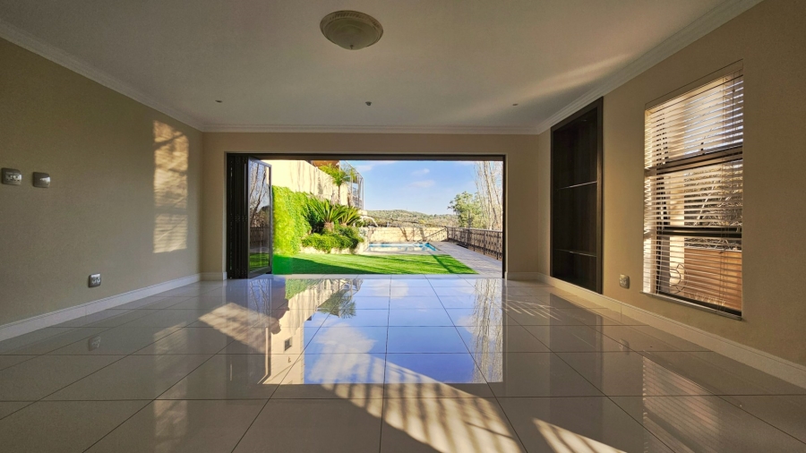 5 Bedroom Property for Sale in Kiepersol Free State